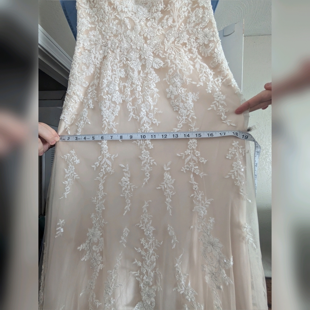 Maggie Sottero Nola Lace Wedding Dress - Picture 14 of 17